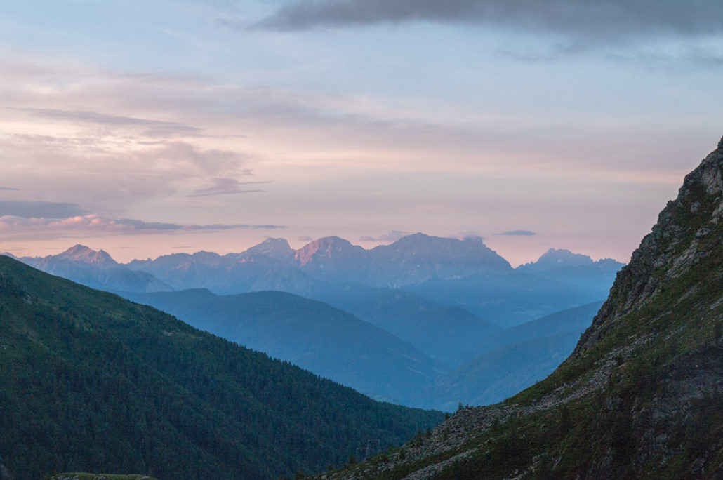 Sonnenaufgang im Pustertal Blick von der Kempspitze Tirol Italien